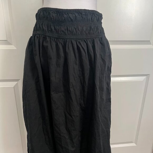 A New Day Solid Black Elastic Waist Below Knee Length Skirt Size Large - Picture 1 of 2